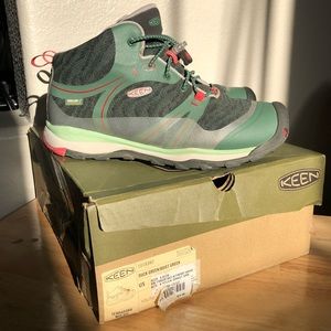 KEEN Terradora Waterproof Mid Hiking Boots